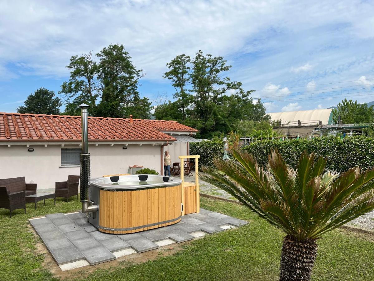 La Camelia Villa Massa e Cozzile Eksteriør bilde