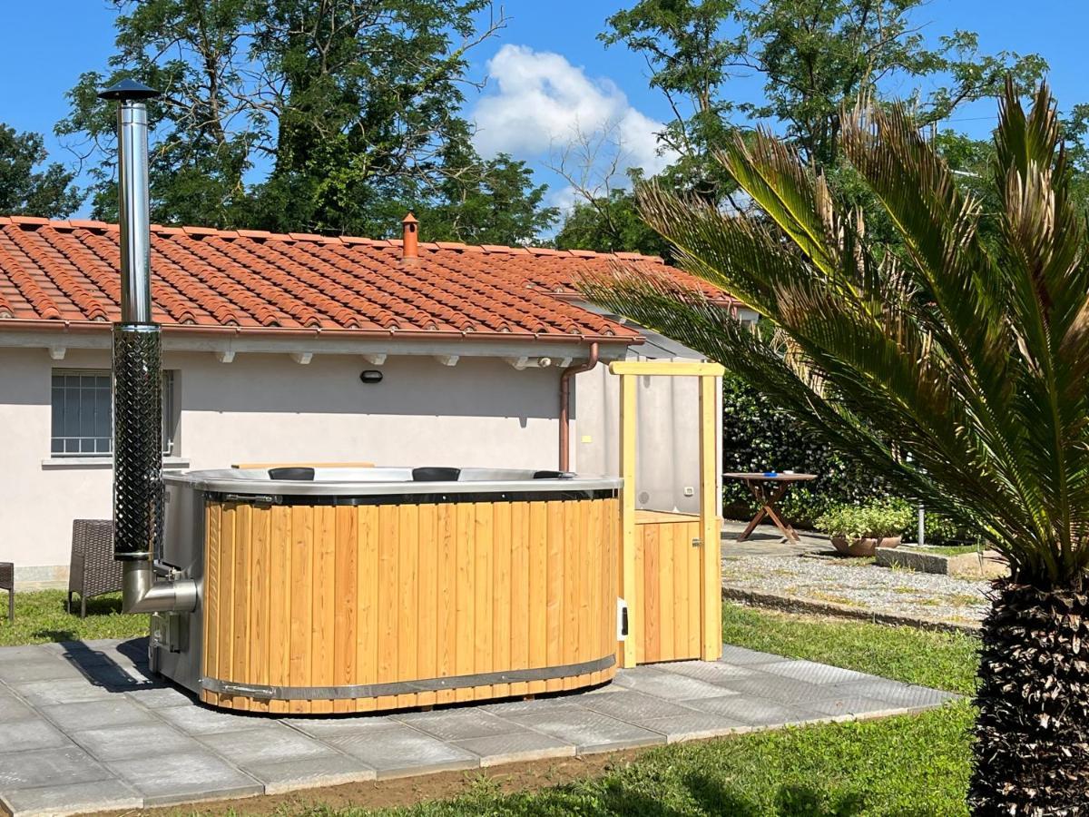 La Camelia Villa Massa e Cozzile Eksteriør bilde