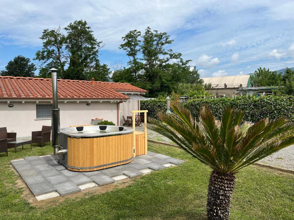 La Camelia Villa Massa e Cozzile Eksteriør bilde